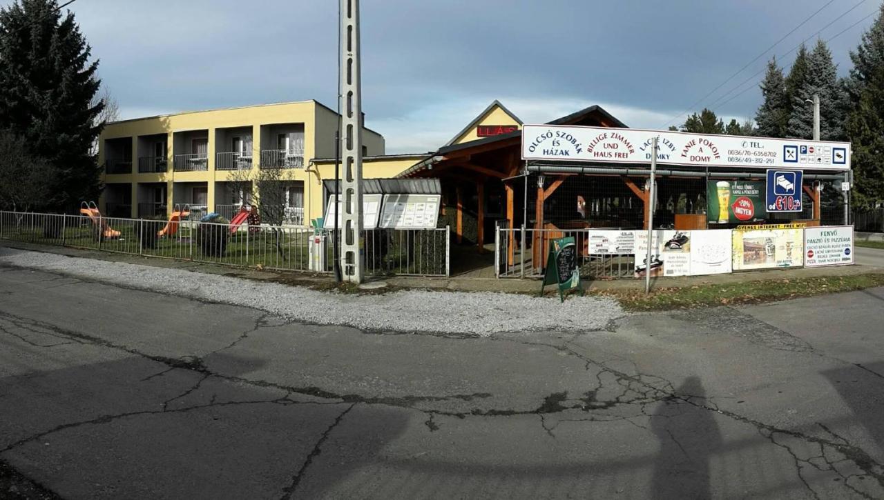 Grill Terasz Etterem Es Szallashely Mezőkövesd Dış mekan fotoğraf