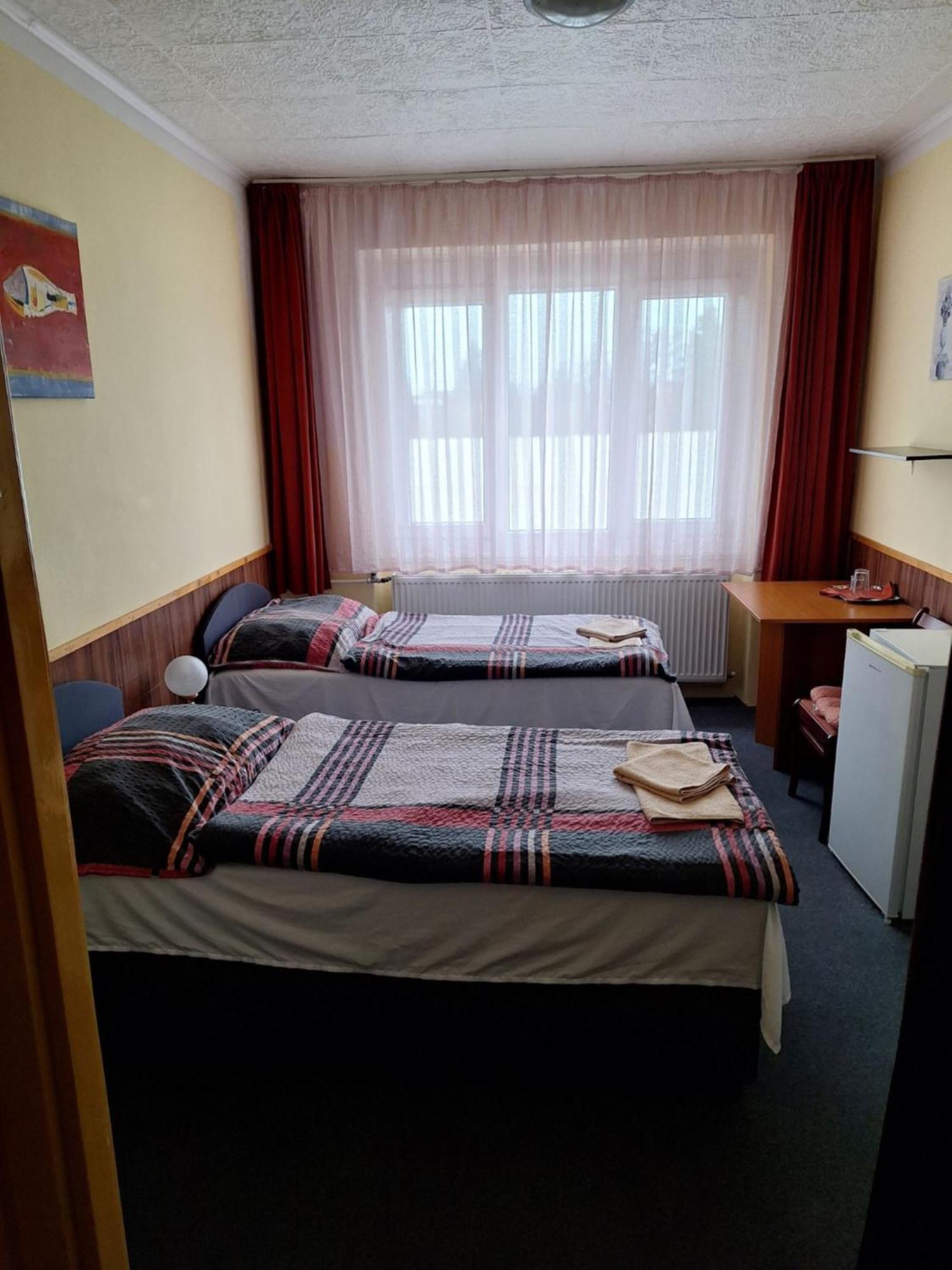 Grill Terasz Etterem Es Szallashely Mezőkövesd Dış mekan fotoğraf