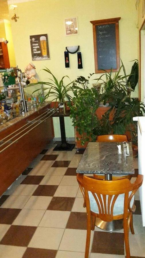 Grill Terasz Etterem Es Szallashely Mezőkövesd Dış mekan fotoğraf