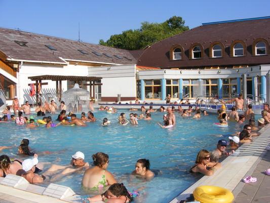 Grill Terasz Etterem Es Szallashely Mezőkövesd Dış mekan fotoğraf