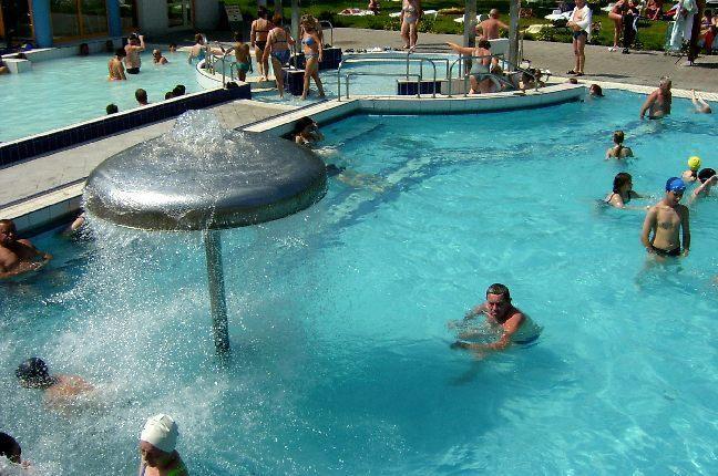 Grill Terasz Etterem Es Szallashely Mezőkövesd Dış mekan fotoğraf