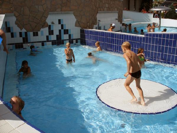 Grill Terasz Etterem Es Szallashely Mezőkövesd Dış mekan fotoğraf