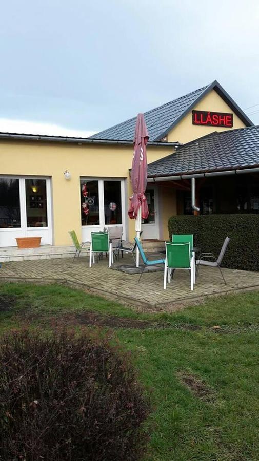 Grill Terasz Etterem Es Szallashely Mezőkövesd Dış mekan fotoğraf